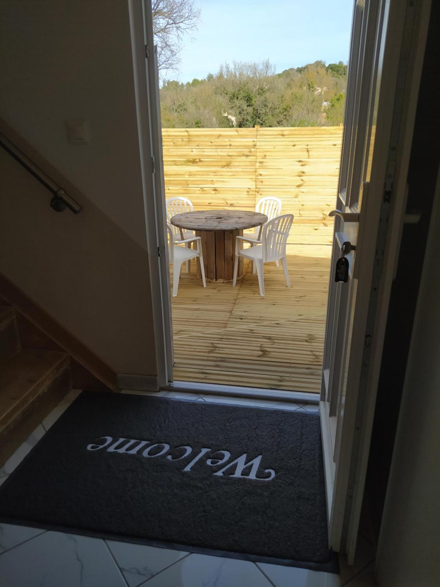 Studio Cosy Avec Terrasse Et Jacuzzi A Disposition De Mai A Aout Rians  Экстерьер фото